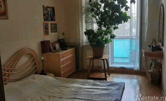 Продажа 4-комн квартиры на вторичном рынке улица Островитянова,  д. 4