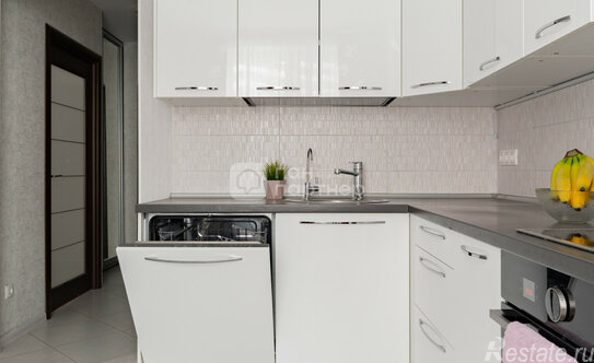 Продажа 1-комн квартиры на вторичном рынке улица Маршала Тухачевского,  д. 25