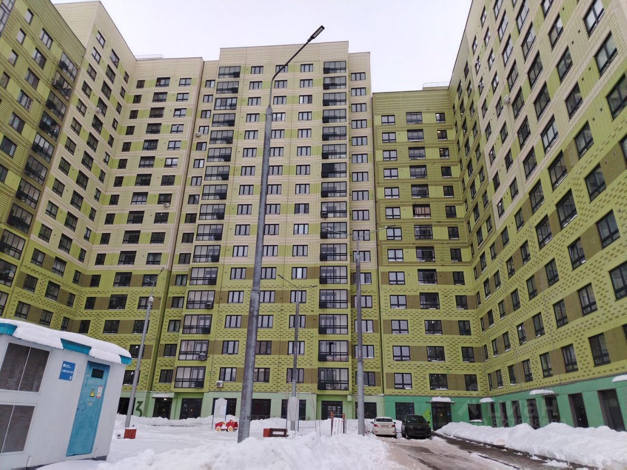 Продажа 4-комн квартиры на вторичном рынке улица Маресьева, 10к1