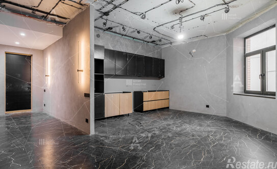 Продажа 3-комн квартиры на вторичном рынке Захарьевская улица,  д. 33