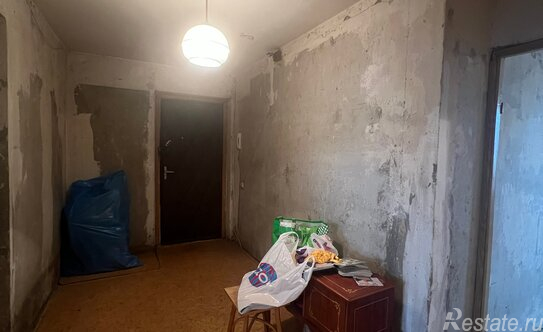 Продажа 2-комн квартиры на вторичном рынке Заревый проезд,  д. 10