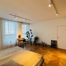 Продажа 1-комн квартиры на вторичном рынке ул Караваевская,  д. 37