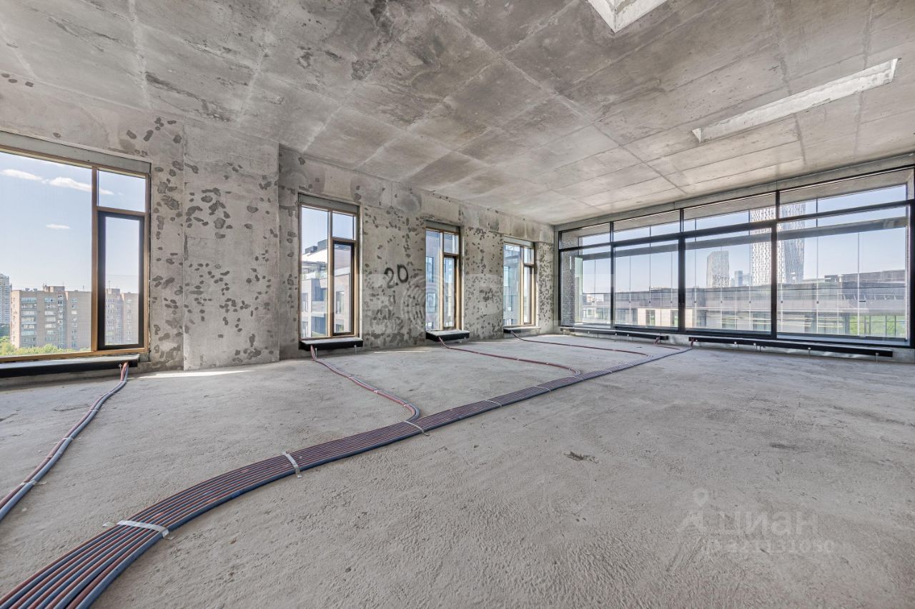 Продажа 5-комн квартиры на вторичном рынке Мосфильмовская улица, 1С28
