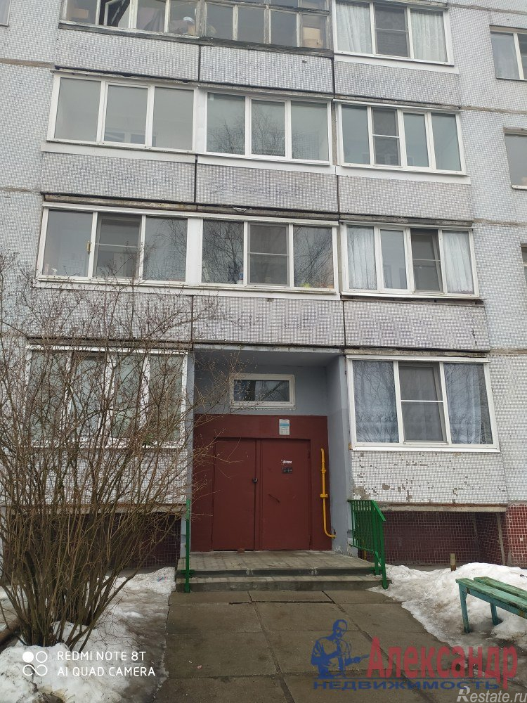 Продажа 2-комн квартиры на вторичном рынке Кировск г., Партизанской Славы бул. ,  д. 9