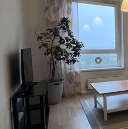 Аренда 2-комн квартиры на вторичном рынке улица Поляны, 5Ак3