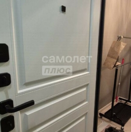 Продажа 3-комн квартиры на вторичном рынке пр-кт Защитников Москвы,  д. 12