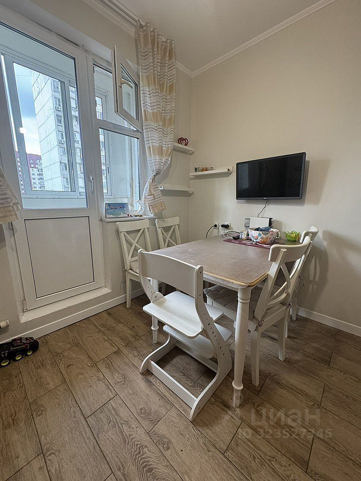 Аренда 4-комн квартиры на вторичном рынке Мичуринский проспект, 27К3