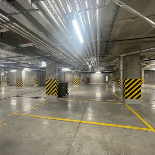 Гараж/парковка Уральская улица,  д. 23