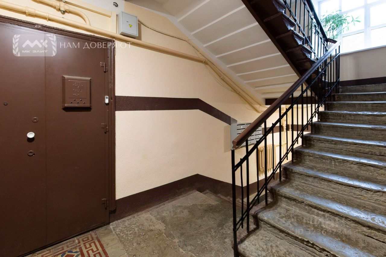 Продажа 2-комн квартиры на вторичном рынке Новоладожская улица, 12