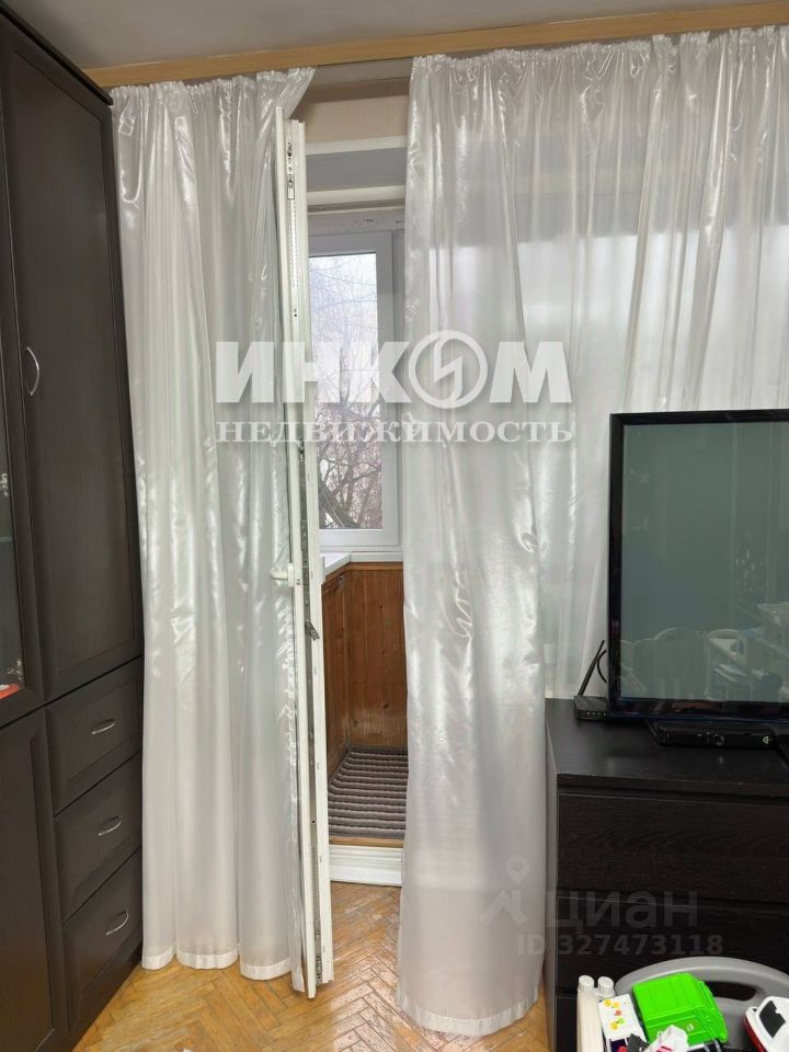 Продажа 2-комн квартиры на вторичном рынке улица Трехгорный Вал, 18