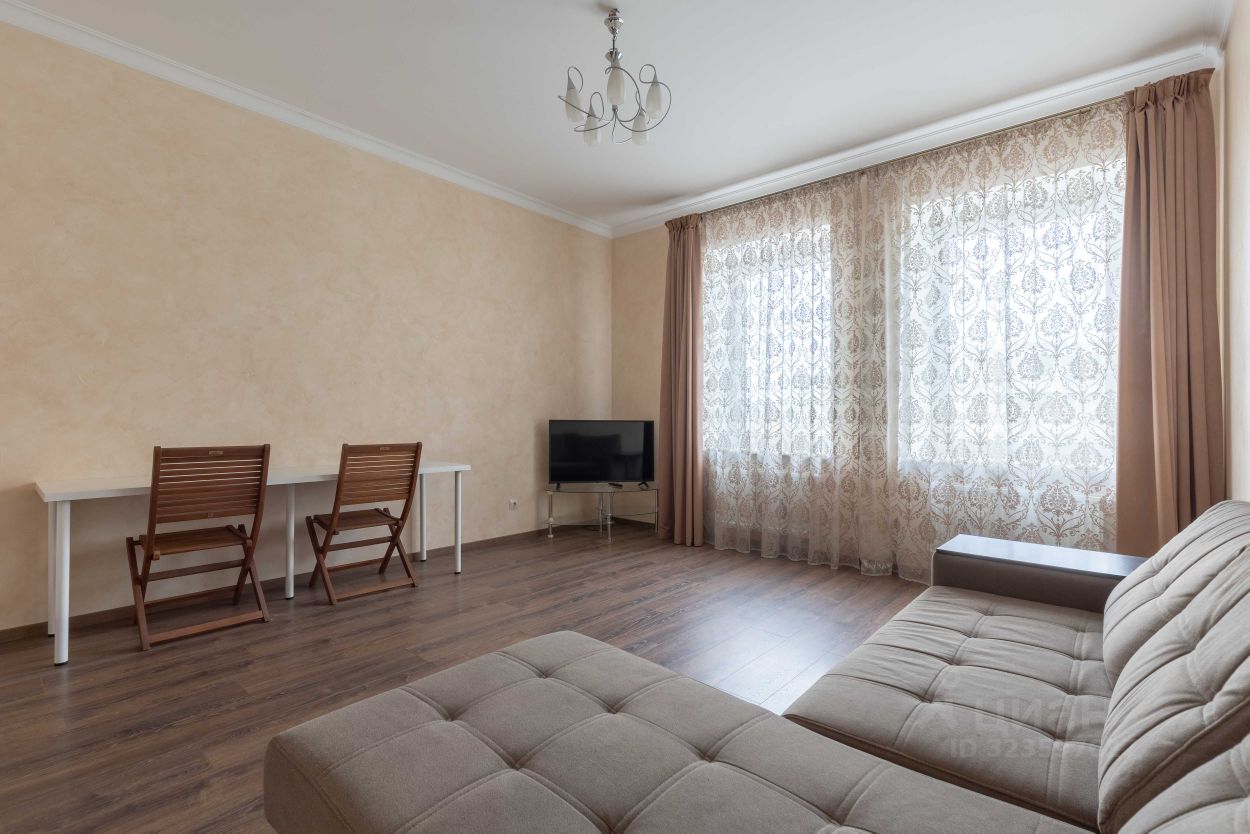 Аренда 3-комн квартиры на вторичном рынке улица Глухая Зеленина, 6