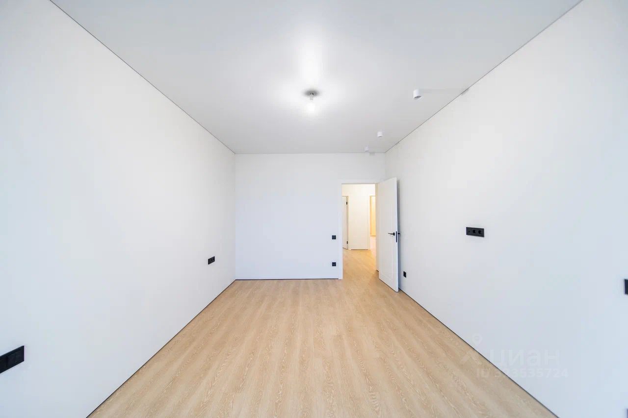 Продажа 2-комн квартиры на вторичном рынке бульвар Головнина, 3к1