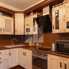 Продажа 2-комн квартиры на вторичном рынке улица Захарьинские Дворики,  д. 3