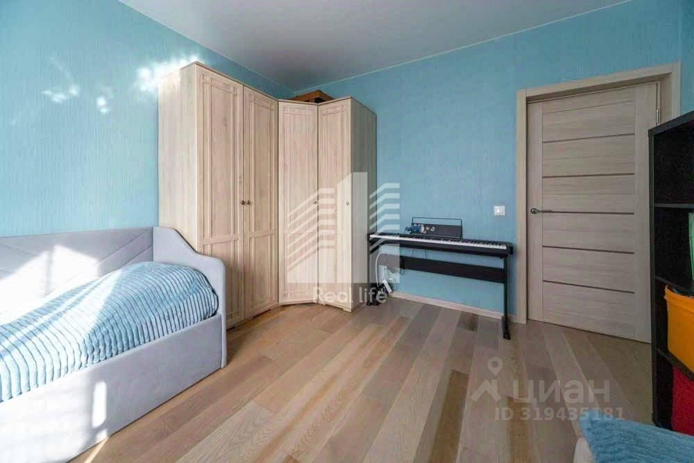 Продажа 3-комн квартиры на вторичном рынке Южный мкр, улица Курыжова, 20