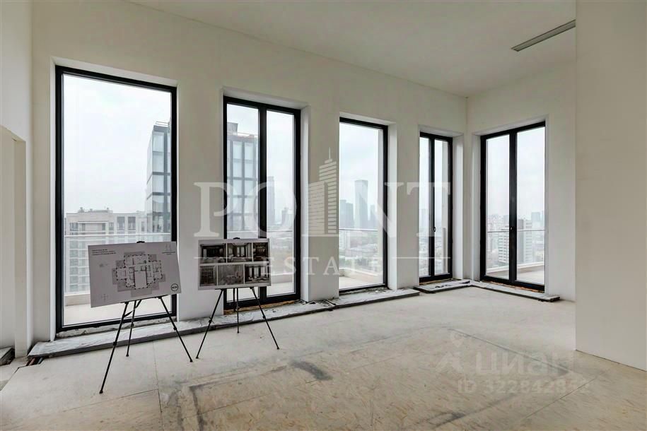 Продажа 6-комн квартиры на вторичном рынке Звенигородское шоссе, 11