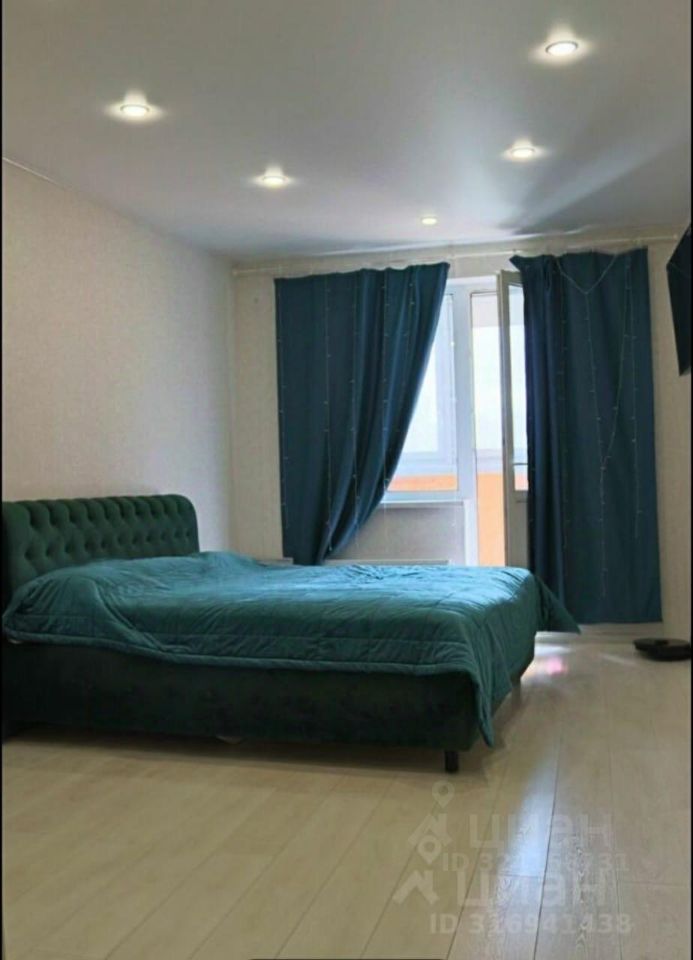 Продажа 2-комн квартиры на вторичном рынке проспект Героев,  д. 18