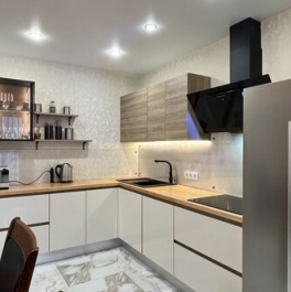 Продажа 3-комн квартиры на вторичном рынке Парашютная ул