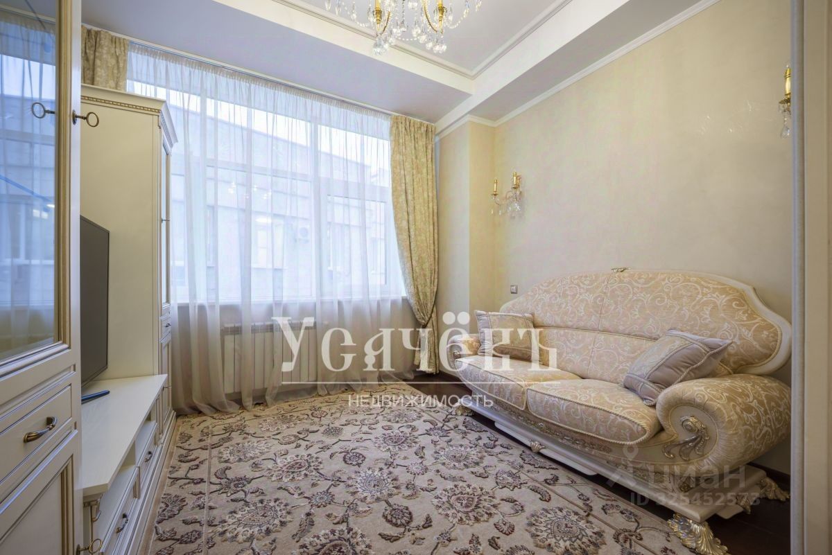 Продажа 3-комн квартиры на вторичном рынке улица Новый Арбат, 32