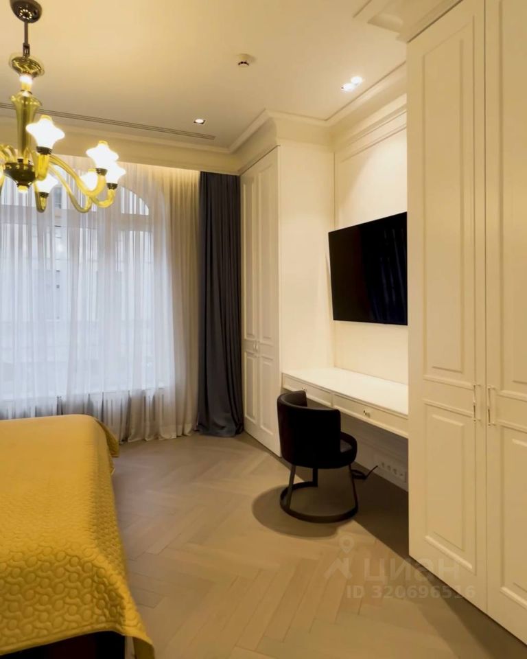 Продажа 3-комн квартиры на вторичном рынке Малая Бронная улица, 15Б