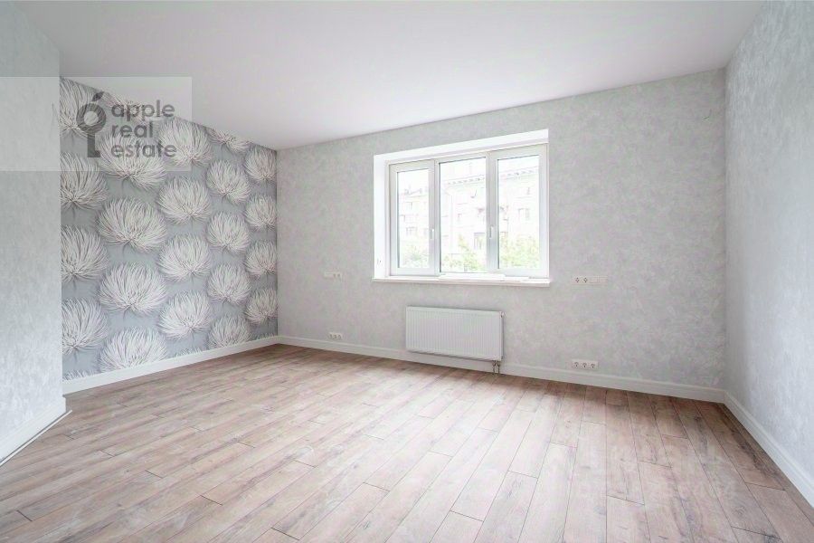 Продажа 3-комн квартиры на вторичном рынке улица Космонавта Волкова, 5Б