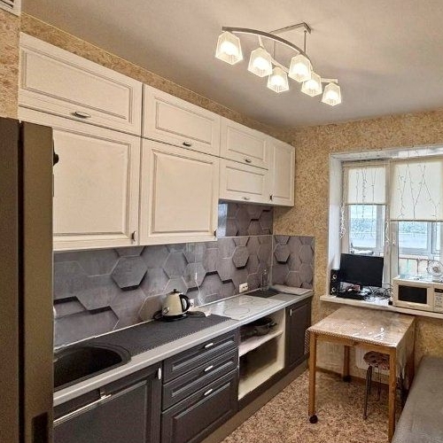 1-комн квартира Кировск, Набережная улица, 19