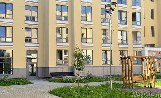 Продажа 2-комн квартиры на вторичном рынке улица Нины Петровой