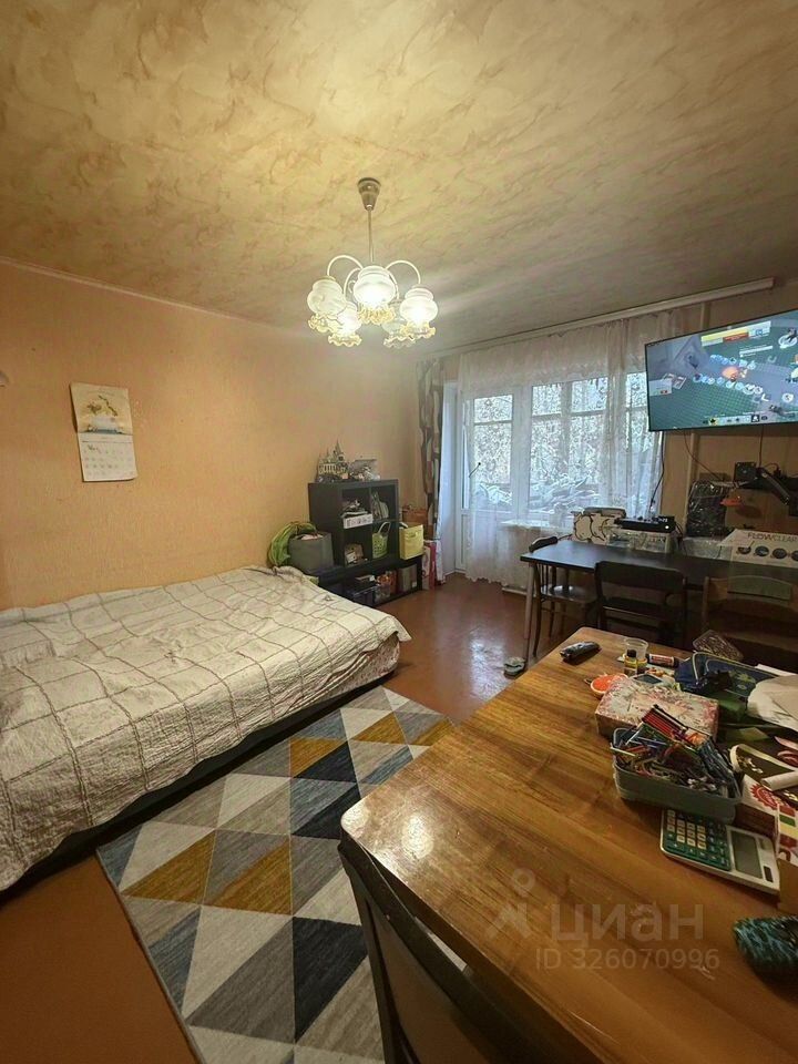 Продажа 3-комн квартиры на вторичном рынке Климовск мкр, улица Советская,  д. 3