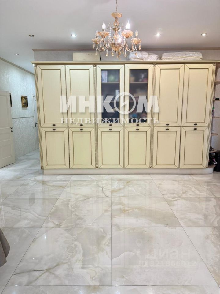Продажа 3-комн квартиры на вторичном рынке Авиационная улица, 77к2