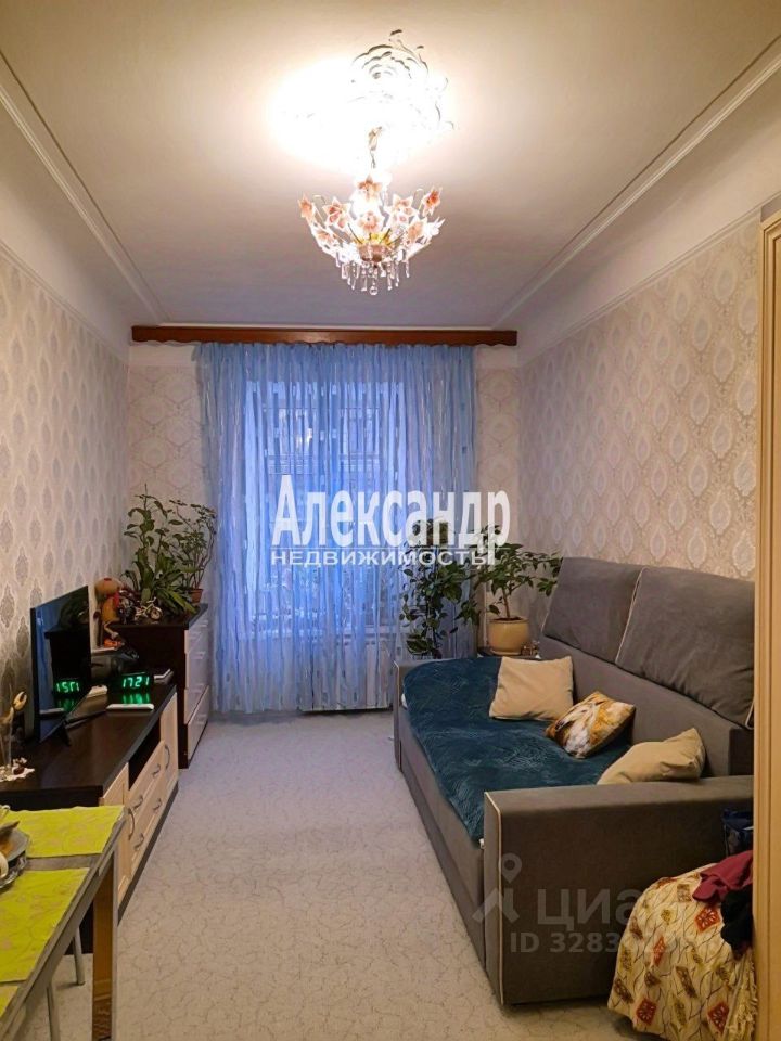 Продажа 4-комн квартиры на вторичном рынке Ропшинская улица, 23