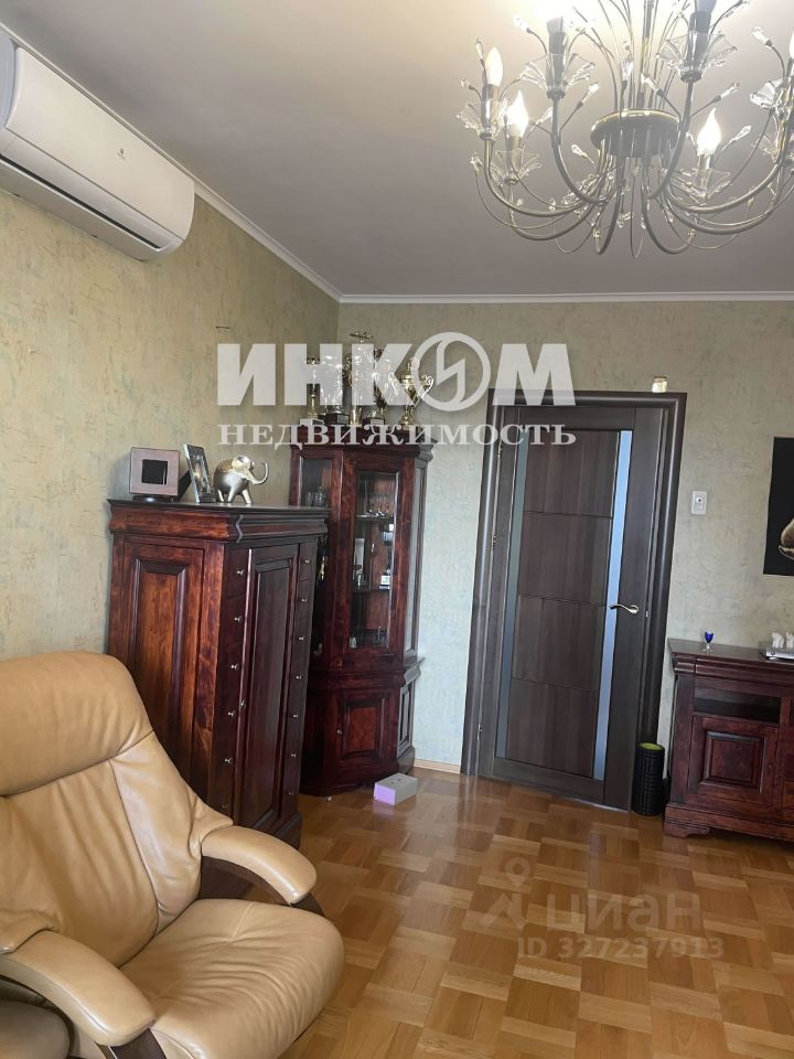 Продажа 4-комн квартиры на вторичном рынке Варшавское шоссе, 108К1
