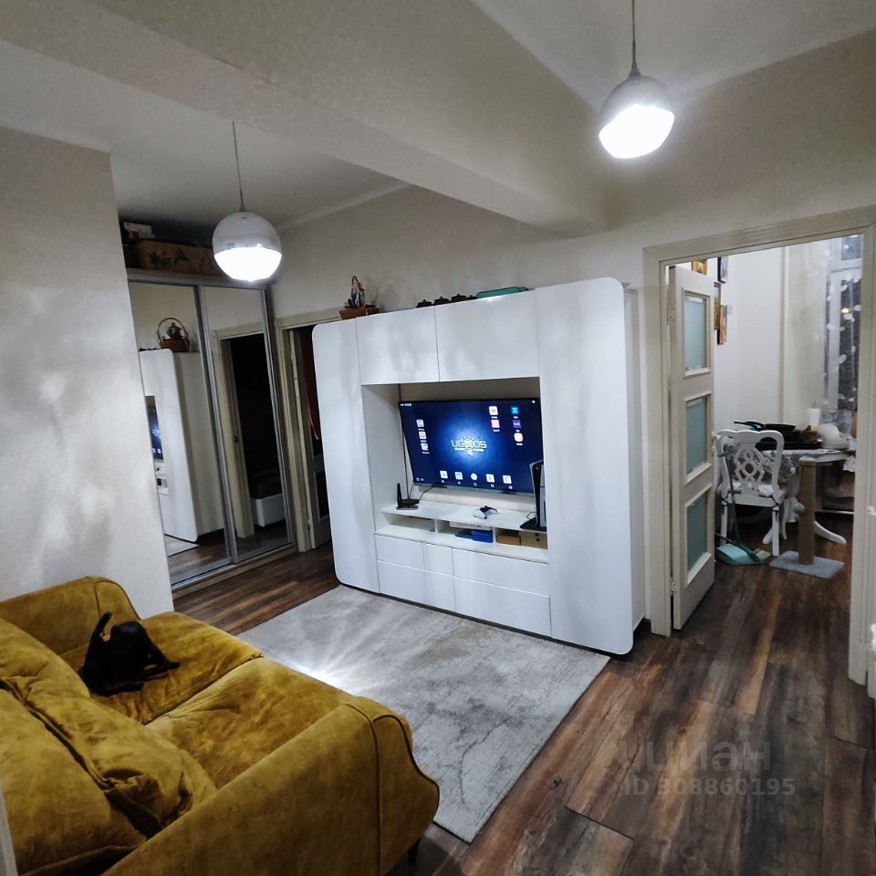 Продажа 2-комн квартиры на вторичном рынке Новогиреевская улица, 12К3