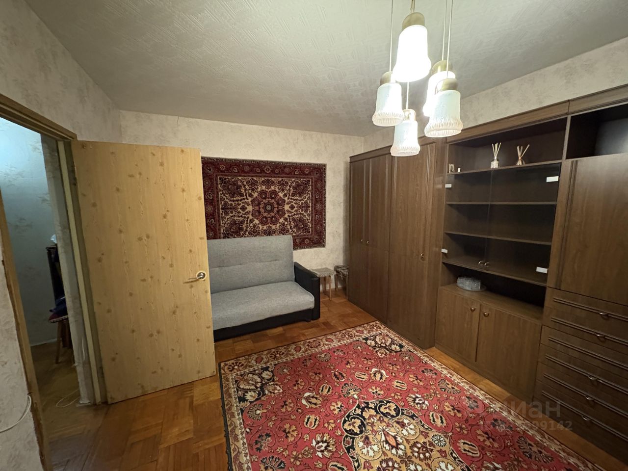 Аренда 1-комн квартиры на вторичном рынке Изумрудная улица, 9