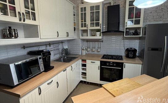 Продажа 4-комн квартиры на вторичном рынке Коломна, улица Октябрьской Революции,  д. 358