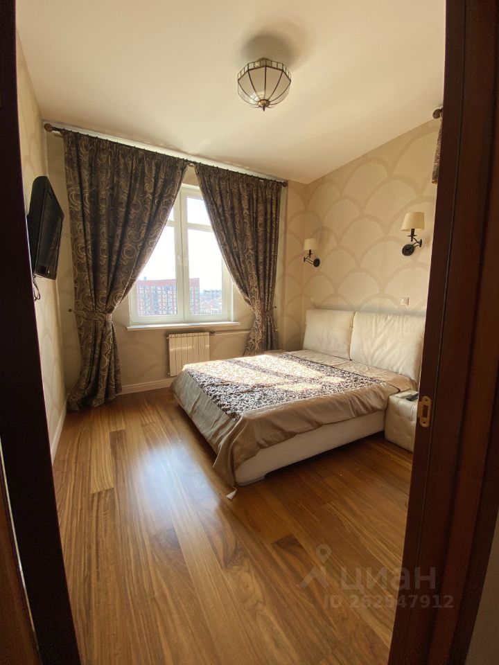 Аренда 3-комн квартиры на вторичном рынке улица Авиаконструктора Микояна, 14к4