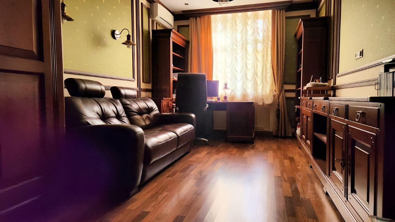 Продажа 5-комн квартиры на вторичном рынке Лазаревский переулок, 8