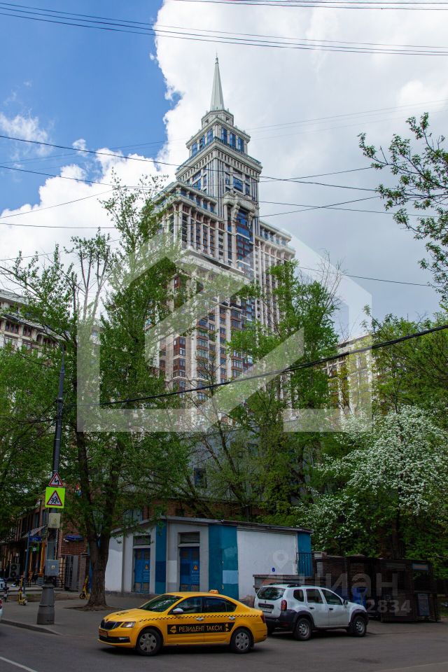 Продажа 2-комн квартиры на вторичном рынке проезд Аэропорта, 8