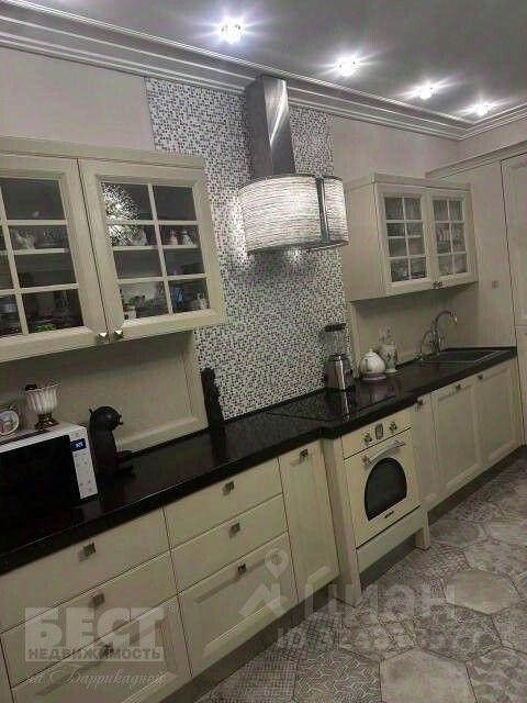 Продажа 2-комн квартиры на вторичном рынке Мосфильмовская улица, 11К2