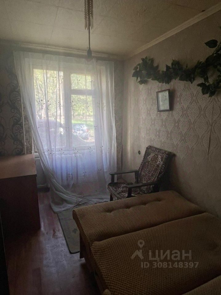 Продажа 2-комн квартиры на вторичном рынке пос. Любучаны, улица Спортивная, 1