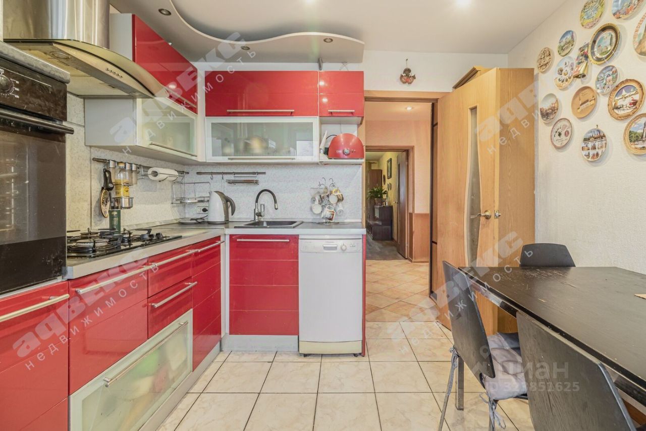 Продажа 3-комн квартиры на вторичном рынке проспект Славы, 43/49