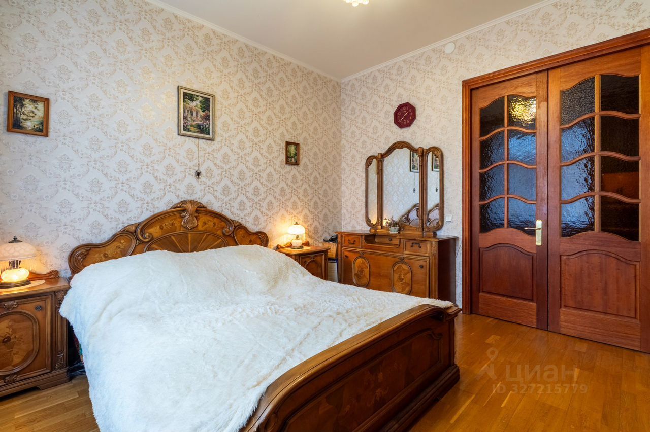 Продажа 2-комн квартиры на вторичном рынке улица Стахановцев, 7