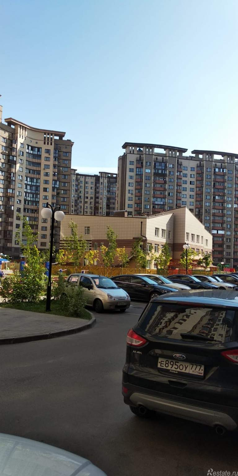 Продажа 2-комн квартиры на вторичном рынке поселок ВНИИССОК,  д. 15