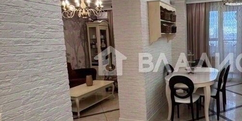 3-комн квартира улица Есенина, 1к1