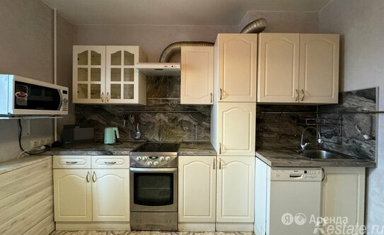 Аренда 3-комн квартиры на вторичном рынке ул Савушкина,  д. 131