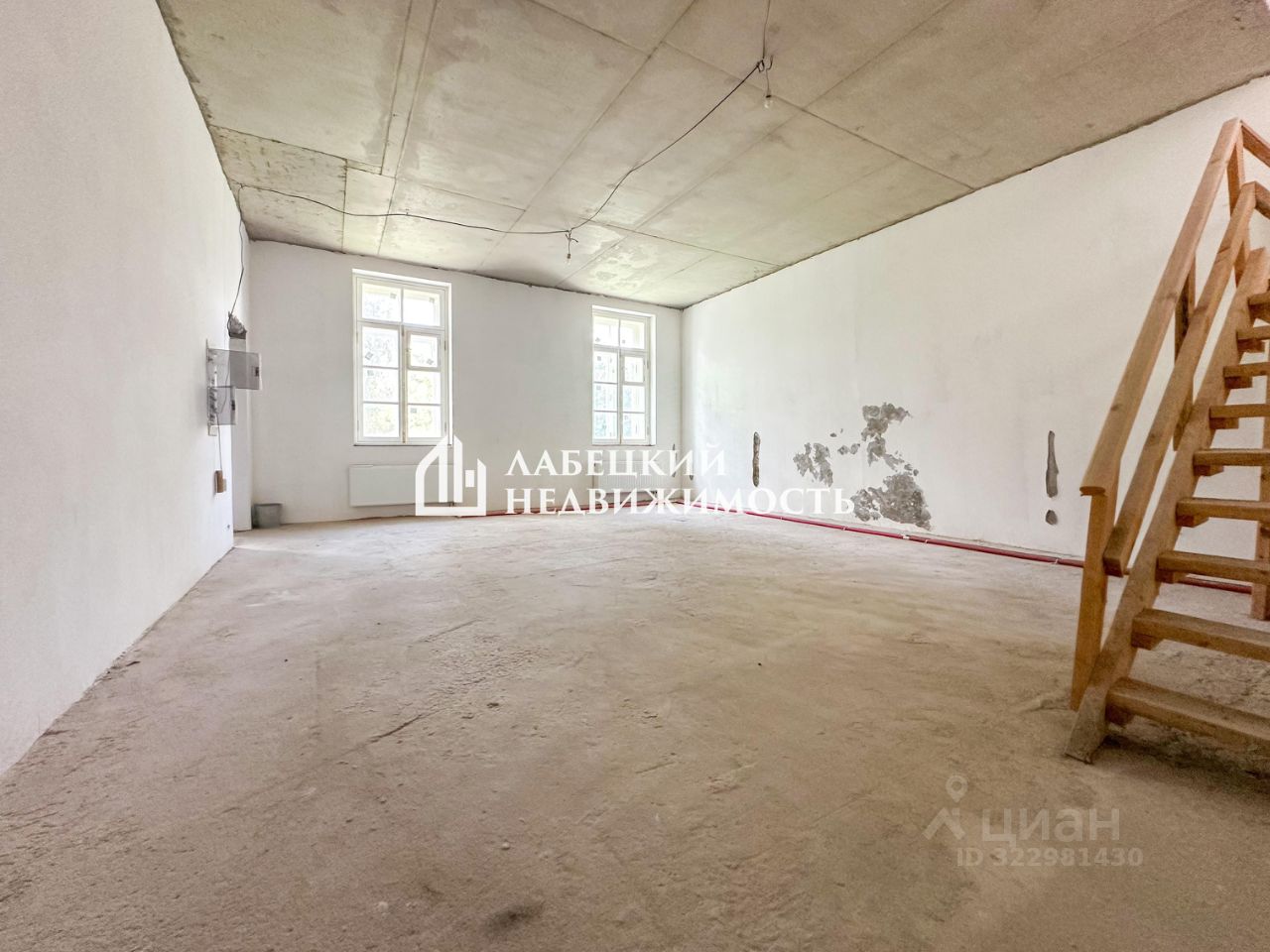 Продажа 3-комн квартиры на вторичном рынке Петергоф, Конно-Гренадерская улица, 13