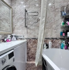 Продажа 2-комн квартиры на вторичном рынке улица Маршала Захарова,  д. 16 к3