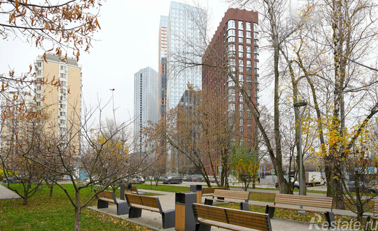 Продажа 3-комн квартиры на вторичном рынке ул Озёрная,  д. 1