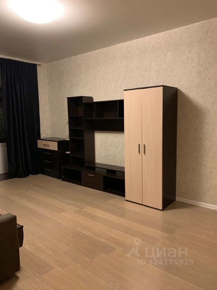 Аренда 2-комн квартиры на вторичном рынке Малый Патриарший переулок, 3