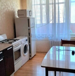 Продажа 1-комн квартиры на вторичном рынке ул Малахитовая,  д. 10,  к. 2