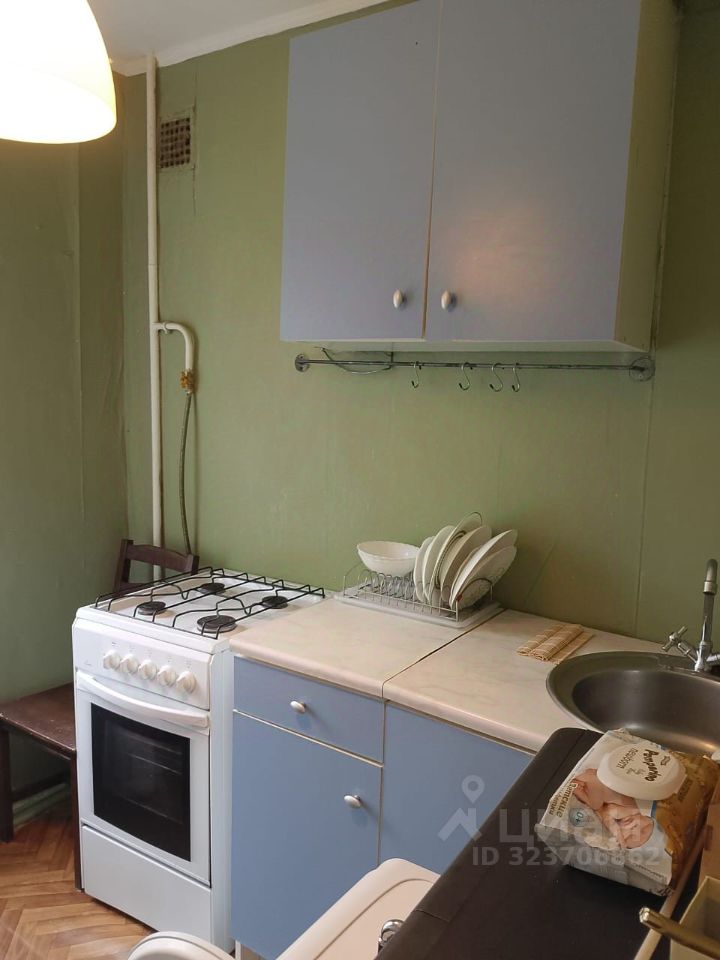 Аренда 2-комн квартиры на вторичном рынке Живописная улица, 20