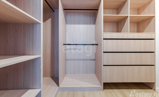 Продажа 2-комн квартиры на вторичном рынке Юнтоловский проспект,  д. 42 к2